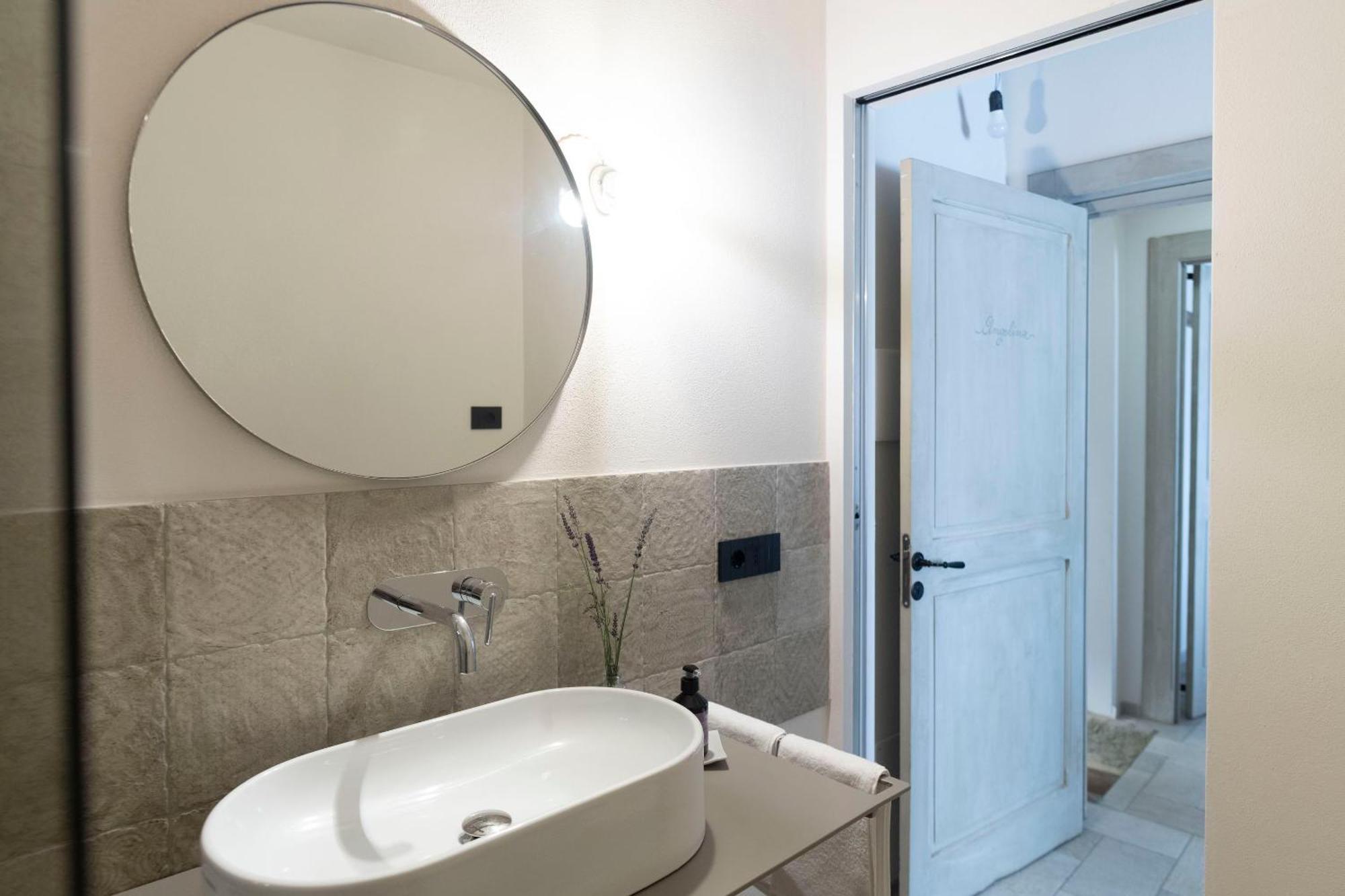 Liela - Ospitalita Di Borgata Hotell Millesimo Rom bilde